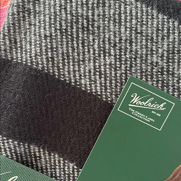 Woolrich Black and Gray Cape Blanket Wrap - Picture 3 of 3